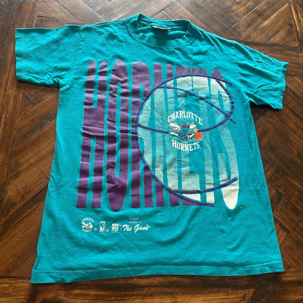 Vintage 90’s Charlotte Hornets T Short